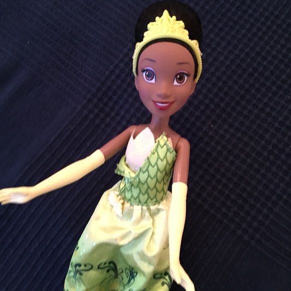 🛑 SOLD!!! - Disney Princess Tiana Barbie Doll - Picture 2 of 13